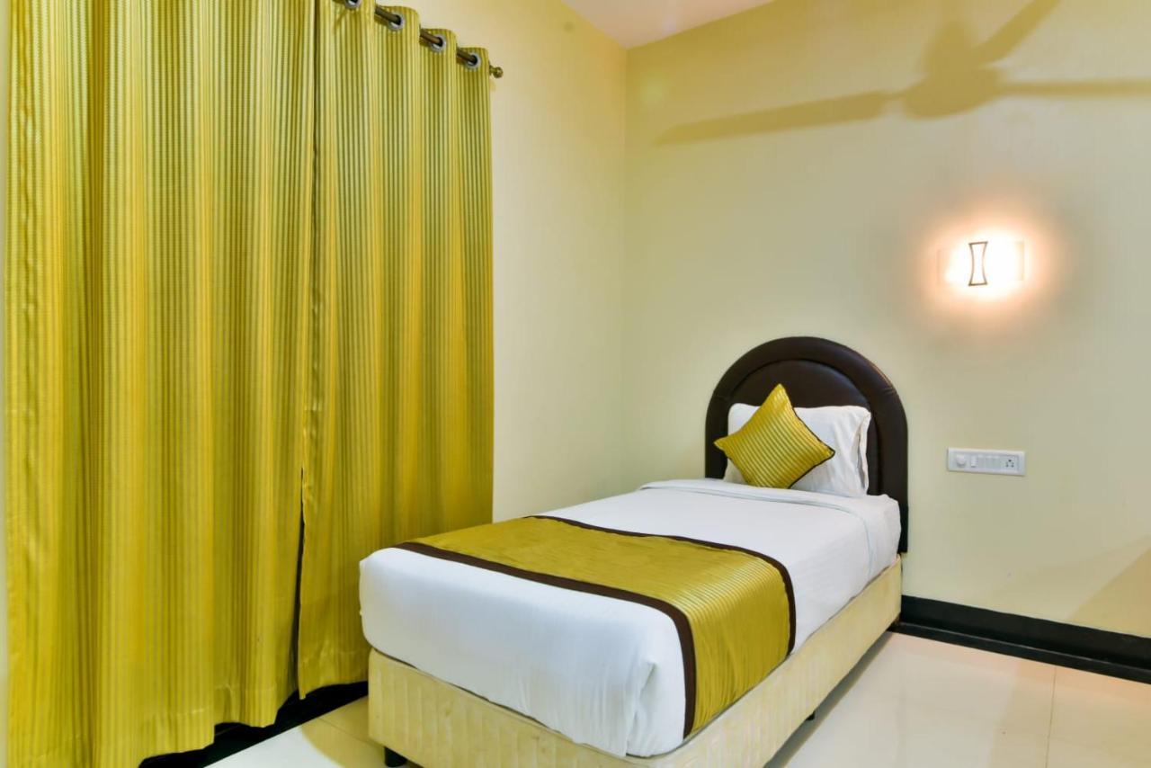 Baga Fantacia Beach Inn Калангут Экстерьер фото