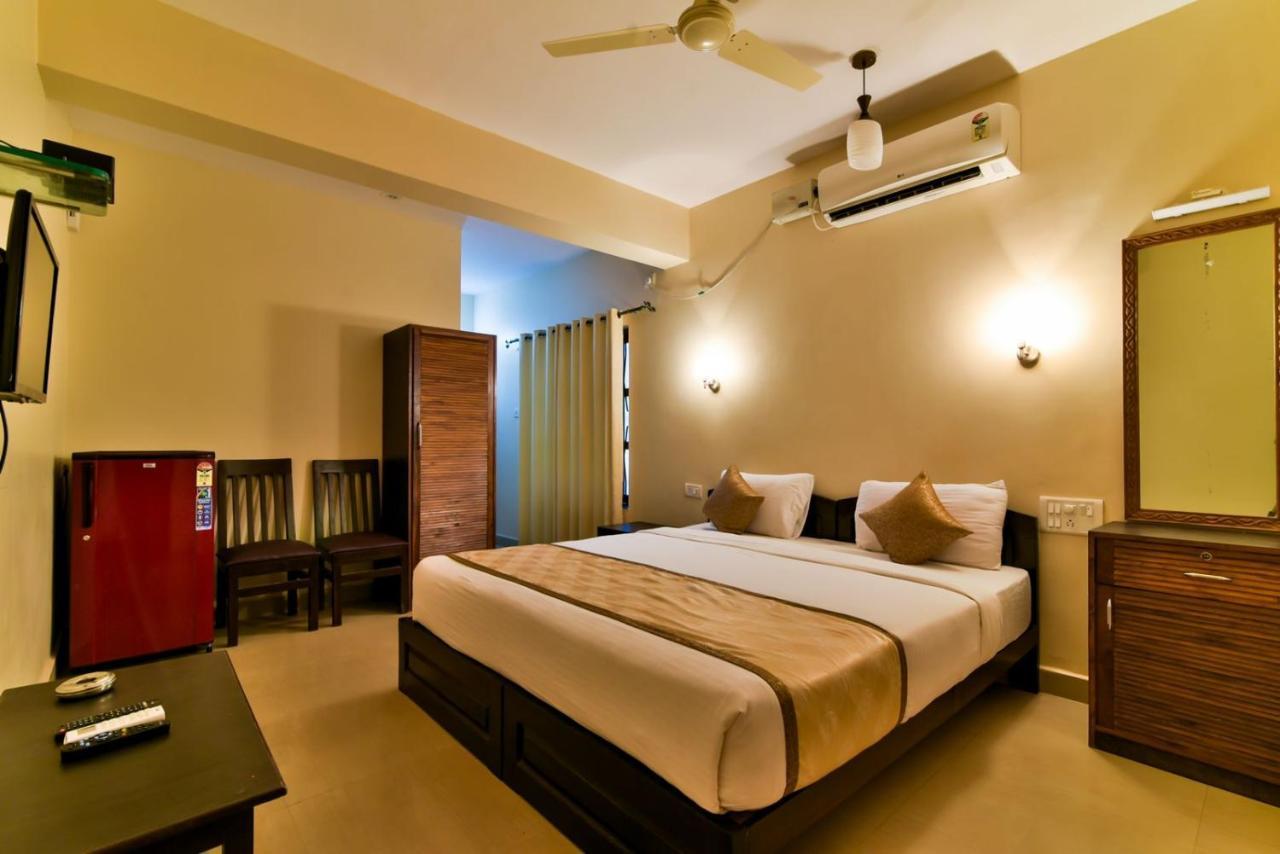 Baga Fantacia Beach Inn Калангут Экстерьер фото